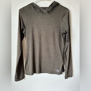 Women’s XSmall Northface thermal shirt with hood